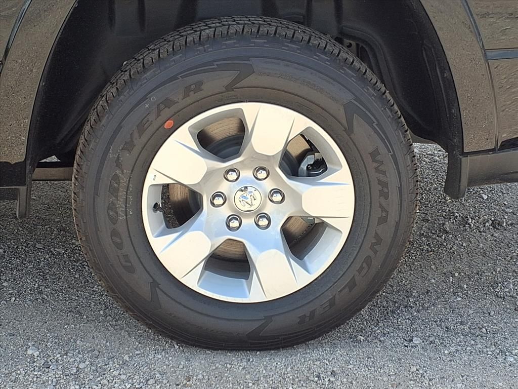 New Car 2025 Ram 1500  Lone Star For Sale Under $60,000 In Pleasanton, Texas