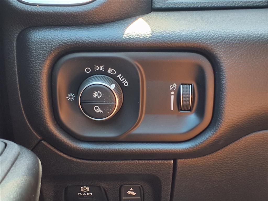 New Car 2025 Ram 1500  Lone Star For Sale Under $60,000 In Pleasanton, Texas