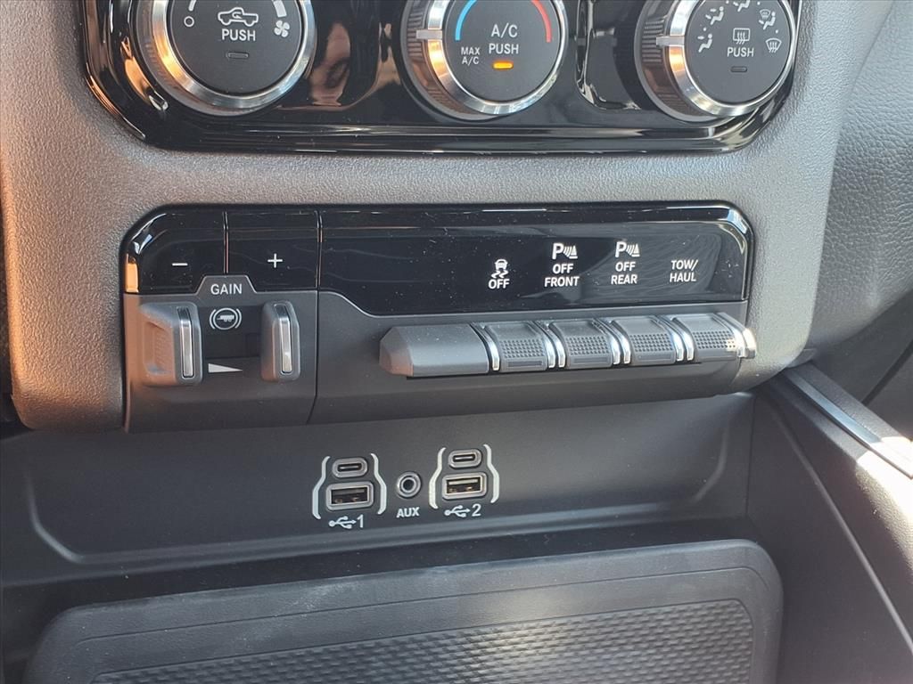 New Car 2025 Ram 1500  Lone Star For Sale Under $60,000 In Pleasanton, Texas