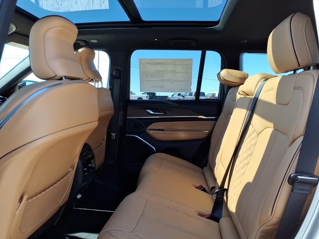 New Car 2025 Jeep Grand Cherokee  Summit For Sale Under $70,000 In Pleasanton, Texas