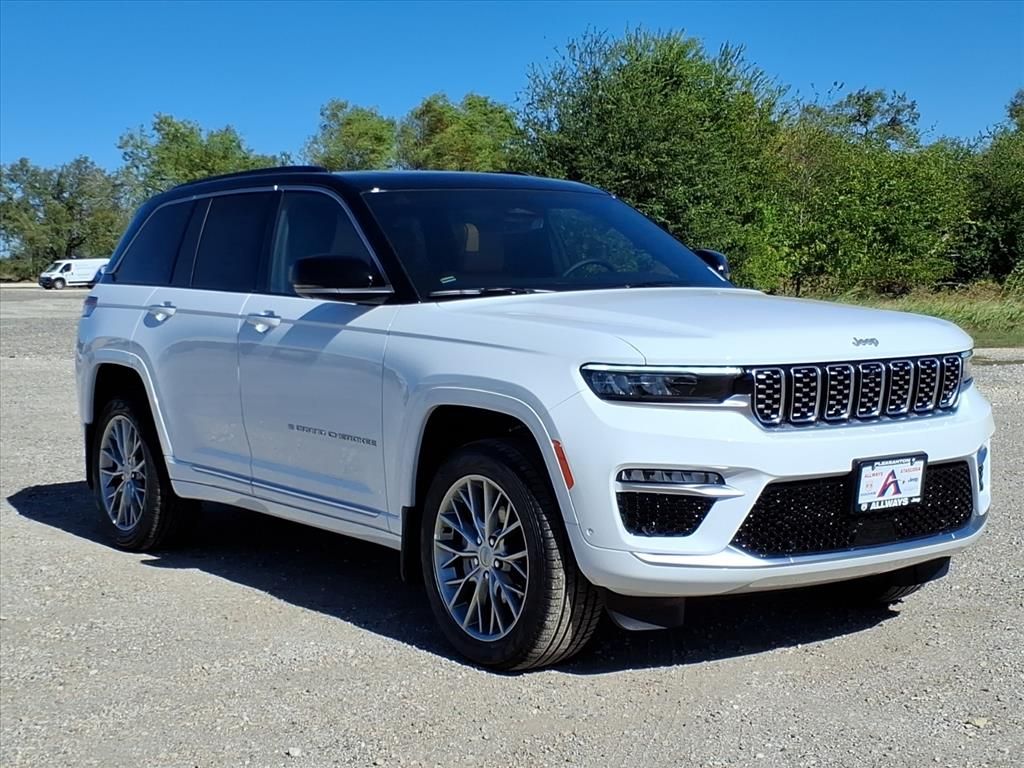 New Car 2025 Jeep Grand Cherokee  Summit For Sale Under $70,000 In Pleasanton, Texas