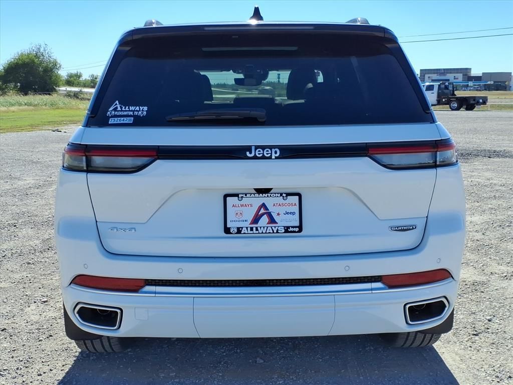New Car 2025 Jeep Grand Cherokee  Summit For Sale Under $70,000 In Pleasanton, Texas