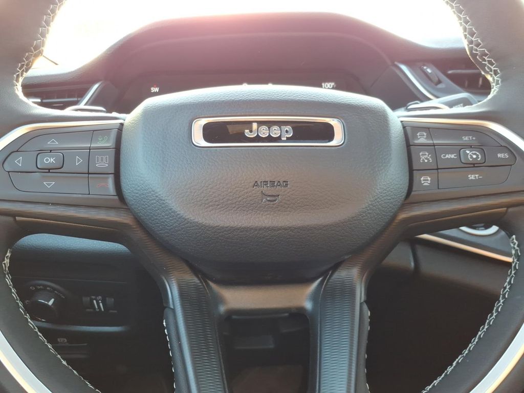 New Car 2025 Jeep Grand Cherokee L  Laredo X For Sale Under $50,000 In Pleasanton, Texas
