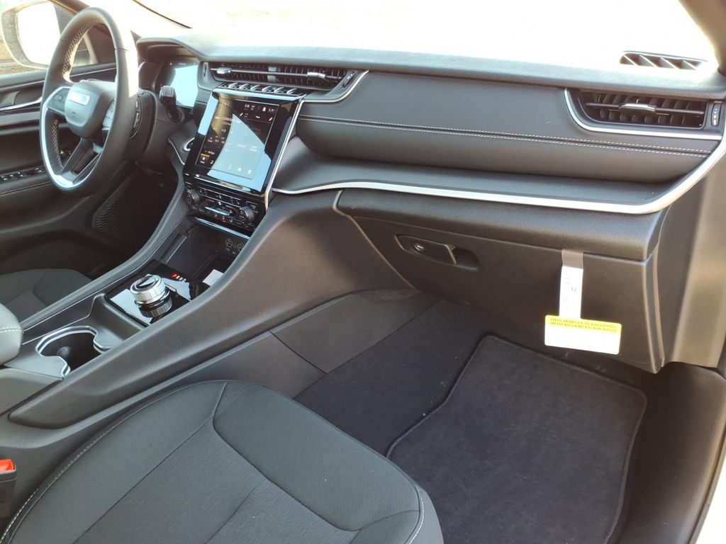 New Car 2025 Jeep Grand Cherokee L  Laredo X For Sale Under $50,000 In Pleasanton, Texas