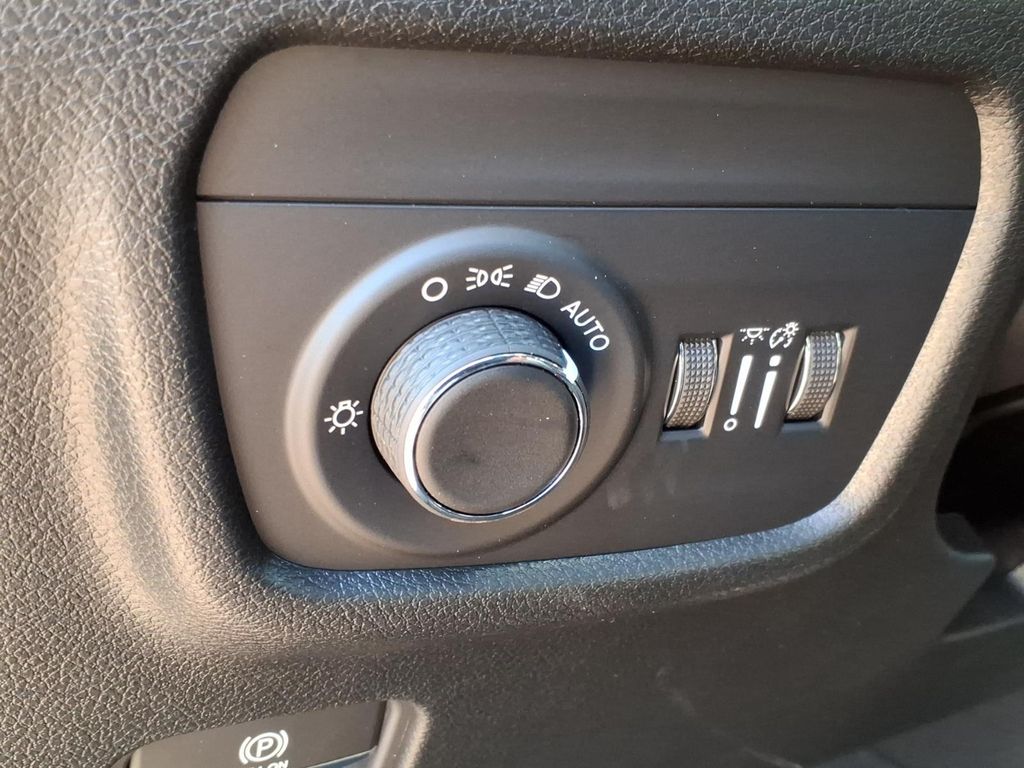 New Car 2025 Jeep Grand Cherokee L  Laredo X For Sale Under $50,000 In Pleasanton, Texas