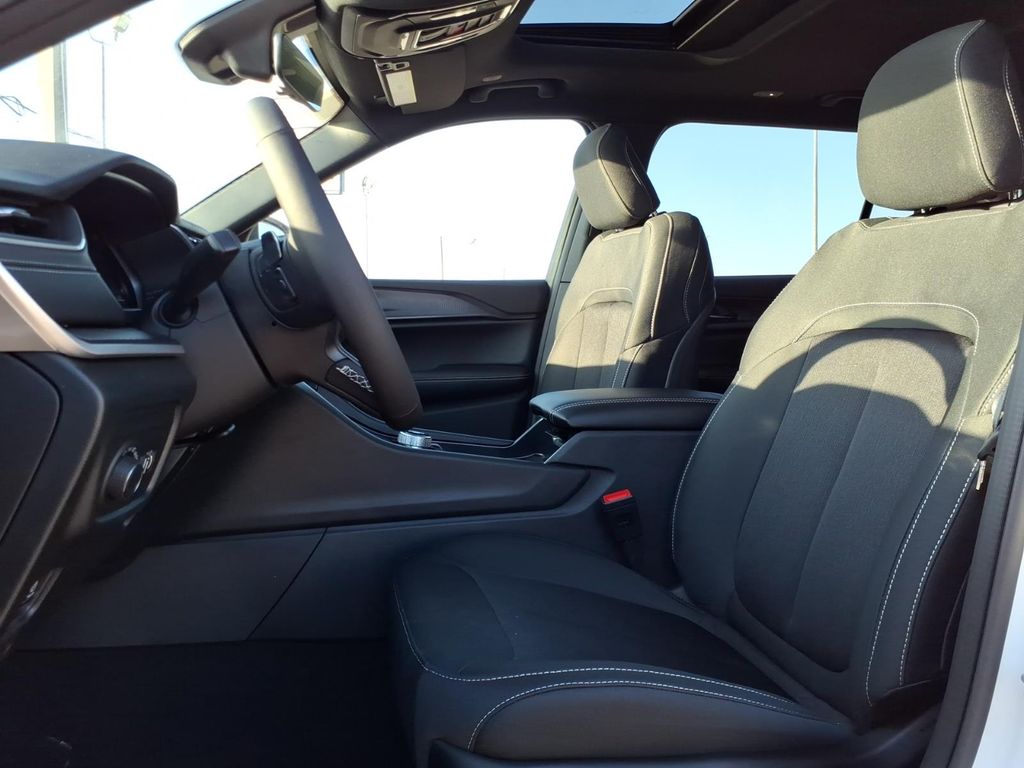 New Car 2025 Jeep Grand Cherokee L  Laredo X For Sale Under $50,000 In Pleasanton, Texas