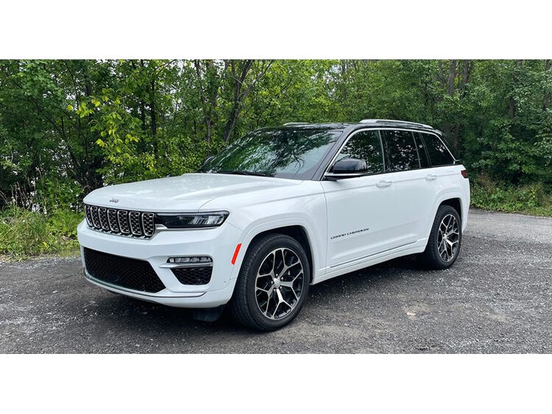 Used Car 2022 Jeep Grand Cherokee  Summit Reserve For Sale Under $40,000 In Pleasanton, Texas