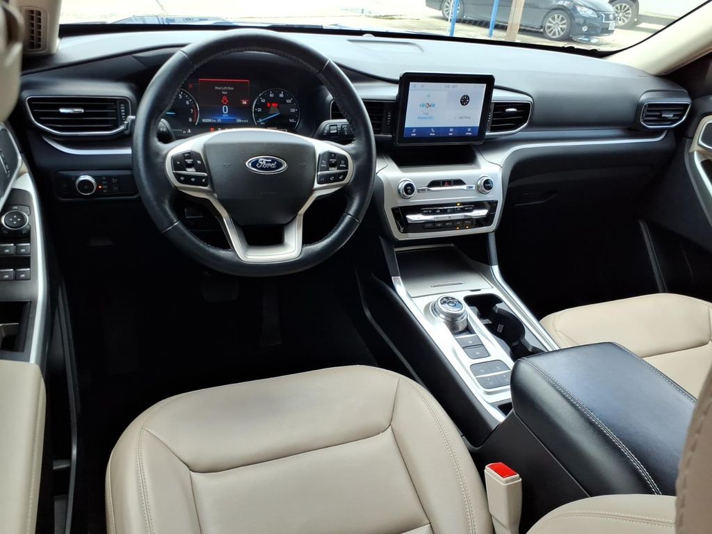Used Car 2022 Ford Explorer  Xlt For Sale Under $30,000 In Pleasanton, Texas