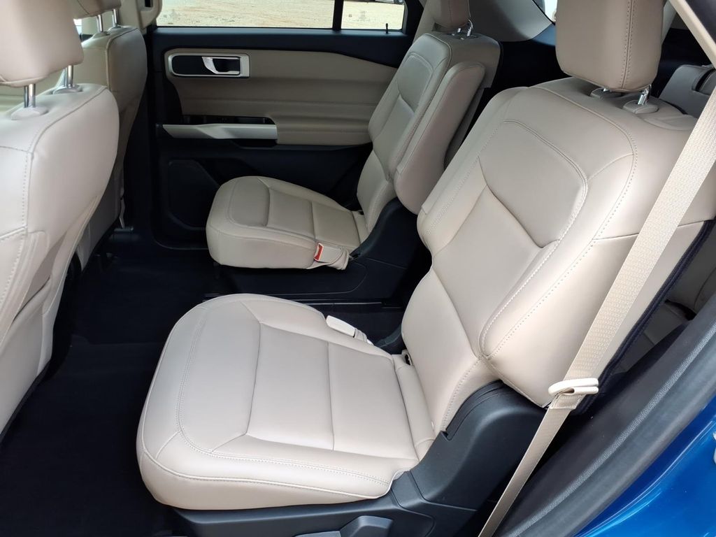 Used Car 2022 Ford Explorer  Xlt For Sale Under $30,000 In Pleasanton, Texas