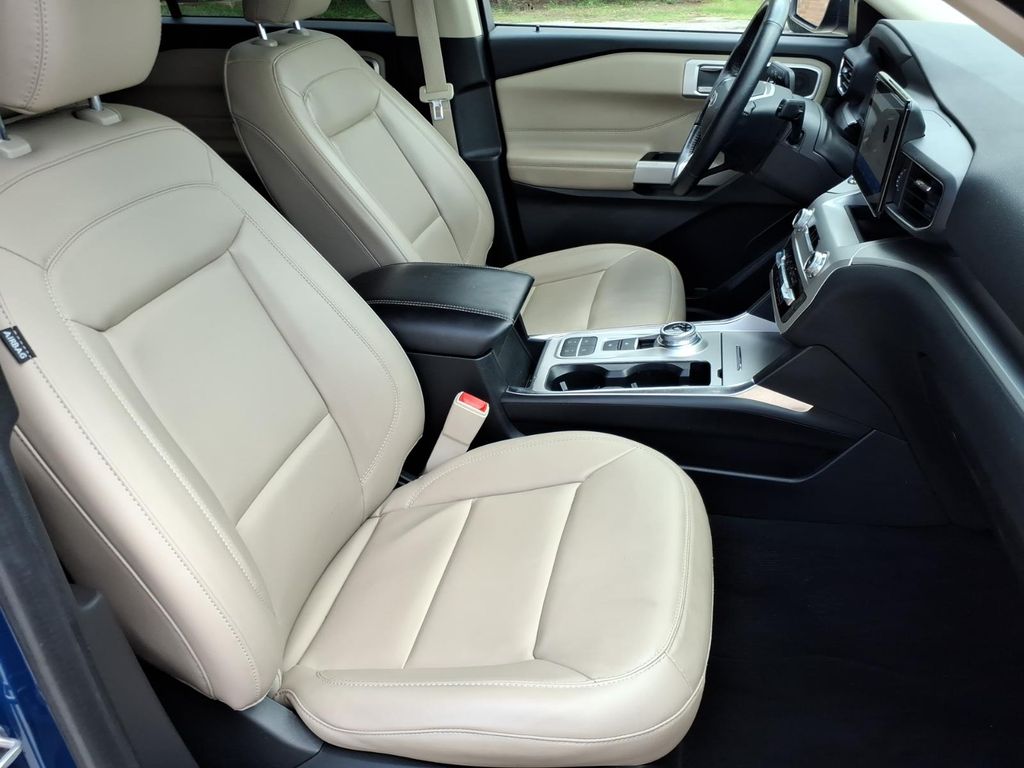 Used Car 2022 Ford Explorer  Xlt For Sale Under $30,000 In Pleasanton, Texas