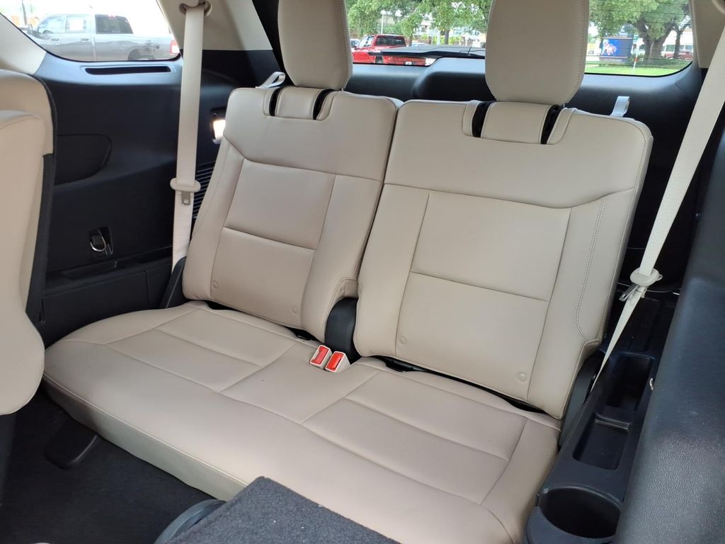 Used Car 2022 Ford Explorer  Xlt For Sale Under $30,000 In Pleasanton, Texas