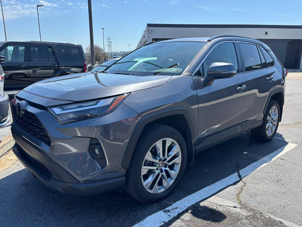 2024 Toyota RAV4 XLE Premium FWD
