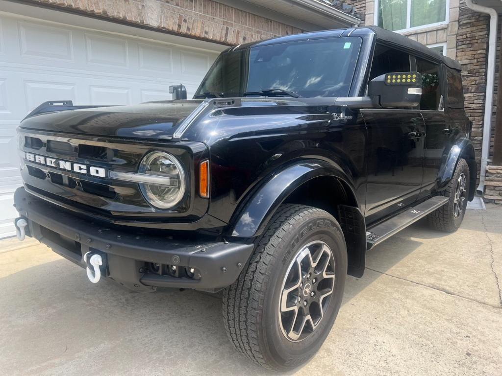 Shadow Black 2023 Ford Bronco Outer Banks 4-Door 4WD SUV / Crossover Four-Wheel Drive Automatic