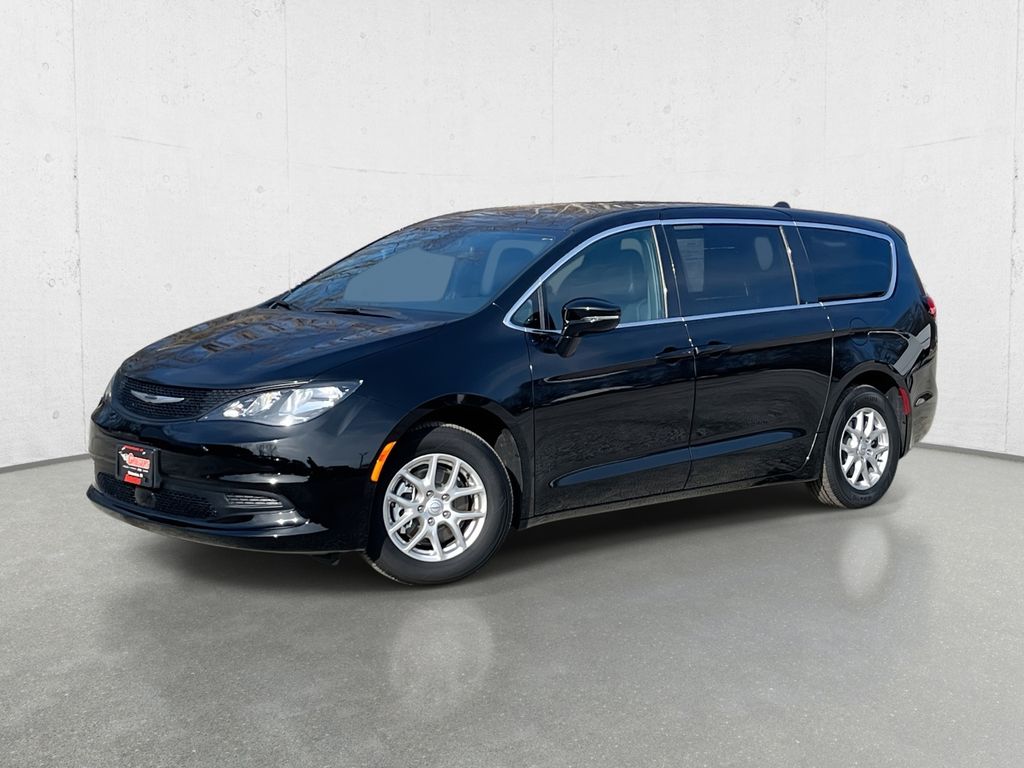 2025 Chrysler Voyager LX FWD