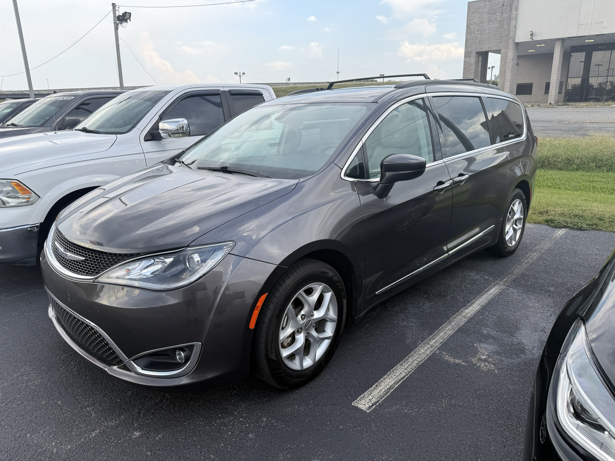 2017 Chrysler Pacifica Touring L FWD