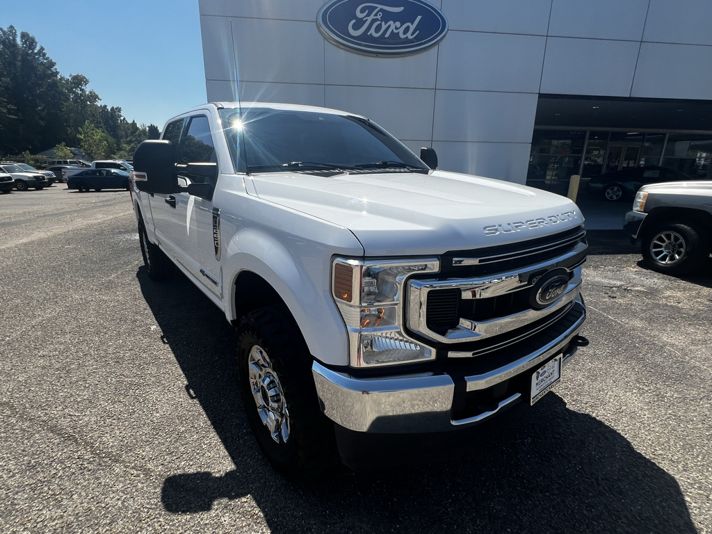 White 2021 Ford F-250 Super Duty Pickup Truck Four-Wheel Drive Automatic