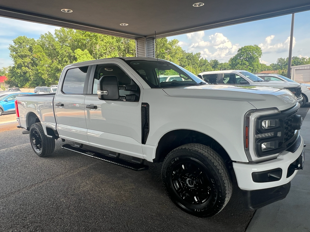 2026 Ford F-250 Super Duty XL Crew Cab 4WD