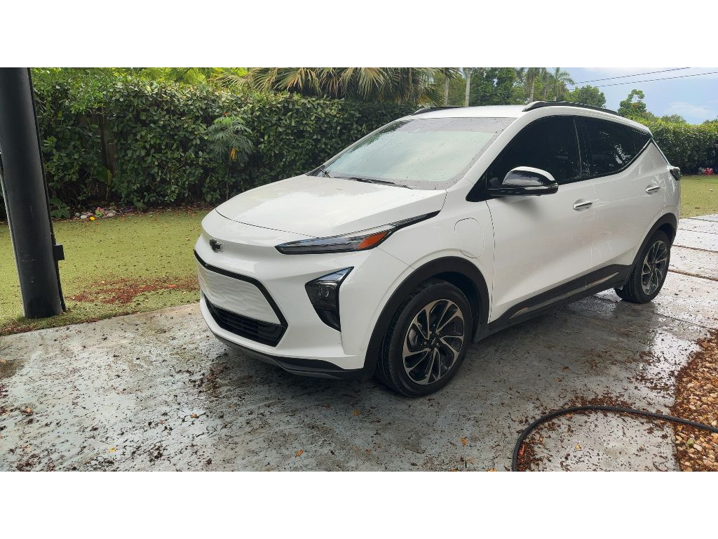 Summit White 2022 Chevrolet Bolt EUV Hatchback Front-Wheel Drive Automatic