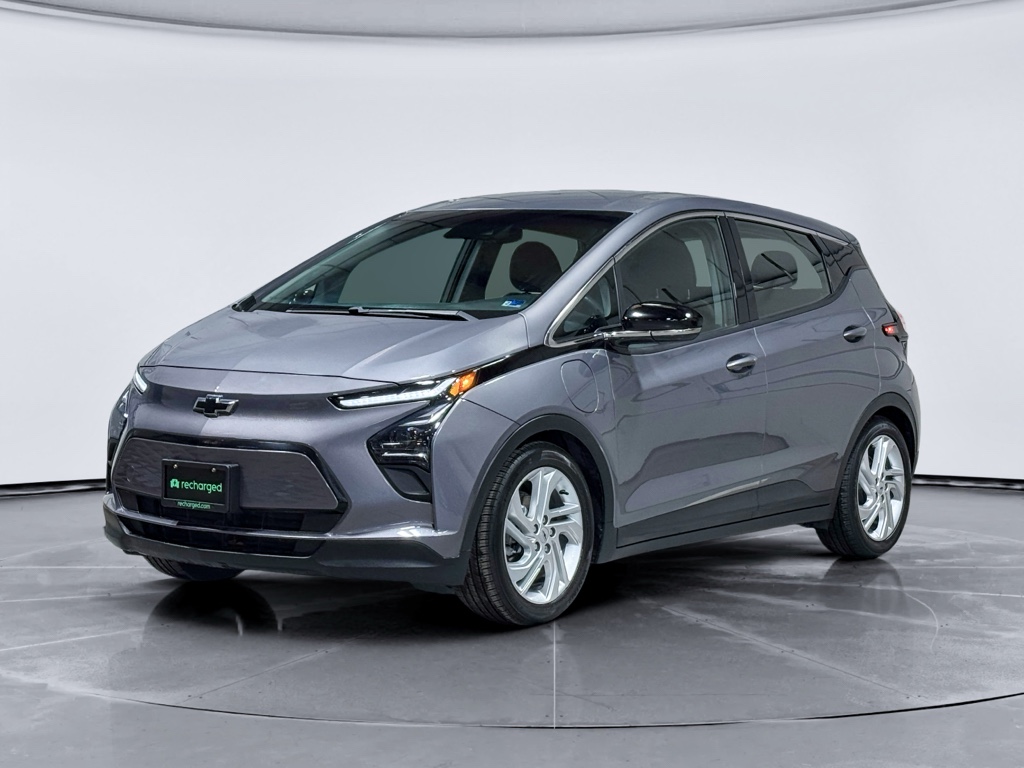 Gray Ghost Metallic 2023 Chevrolet Bolt EV 1LT FWD Hatchback Front-Wheel Drive Automatic