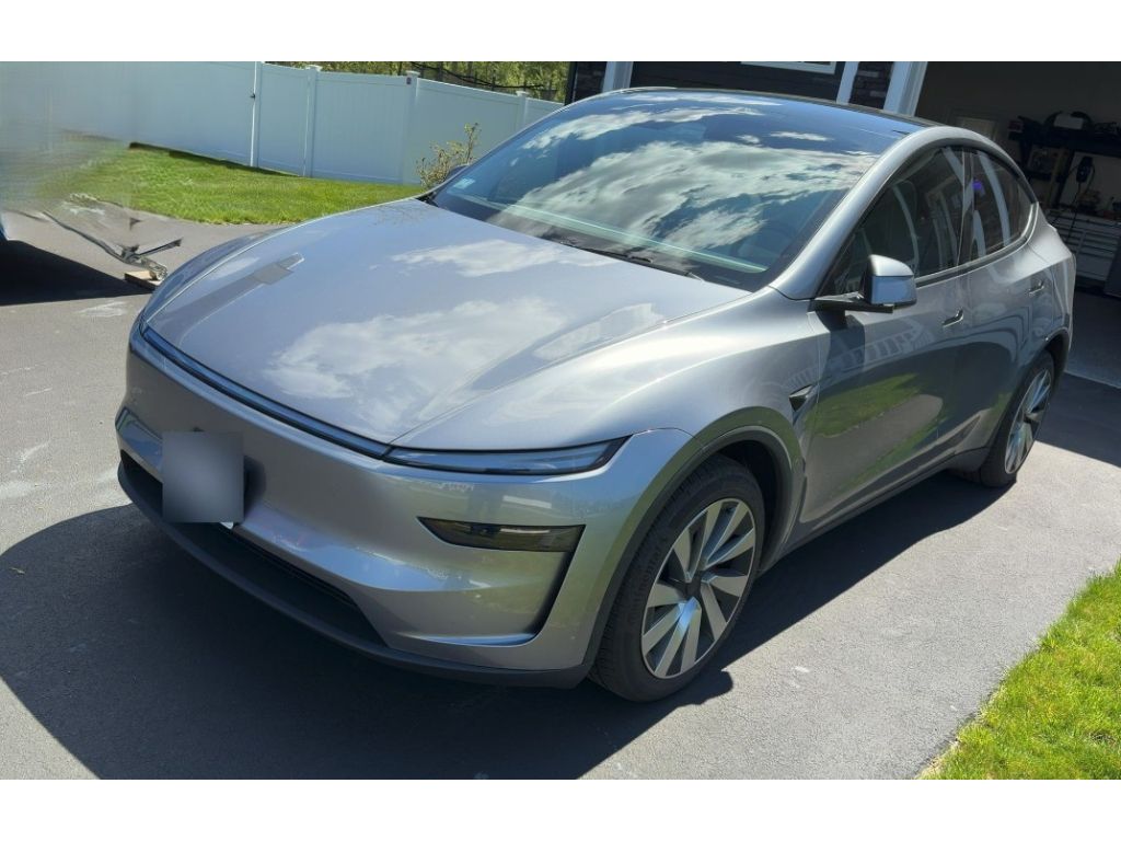 Pearl White Multi-Coat 2026 Tesla Model Y Long Range Launch Series AWD SUV / Crossover All-Wheel Drive Automatic