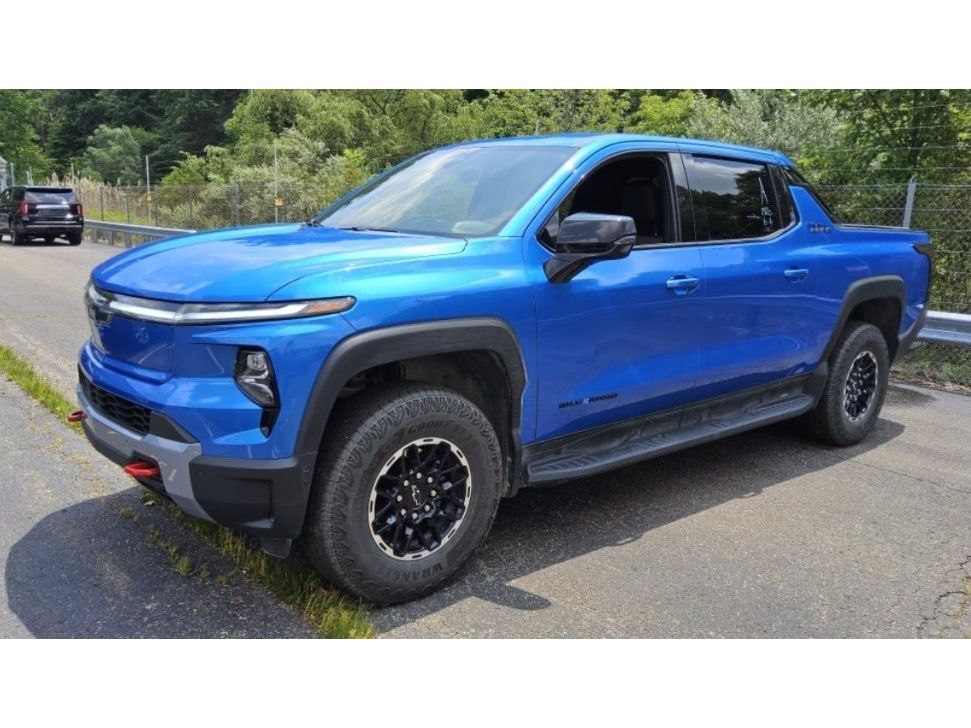 Riptide Blue Metallic 2026 Chevrolet Silverado EV Pickup Truck All-Wheel Drive Automatic