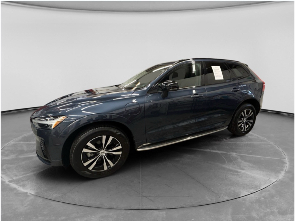 2024 Volvo XC60 Recharge T8 Core Dark Theme eAWD