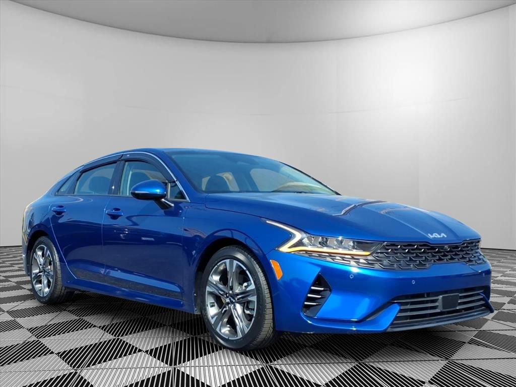Sapphire Blue 2022 Kia K5 Sedan Front-Wheel Drive 8-Speed Automatic