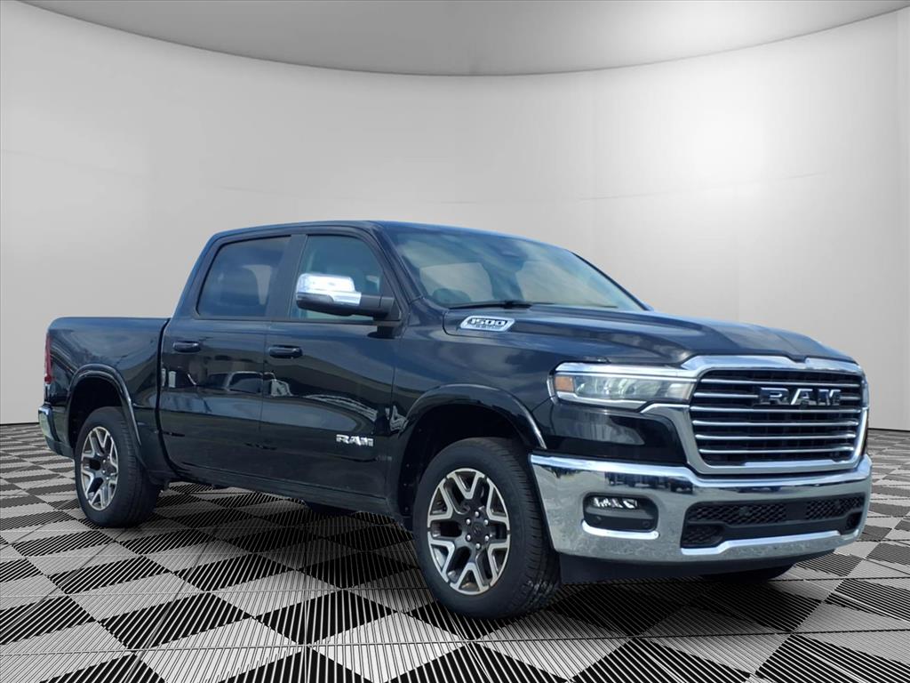 2025 RAM 1500 Laramie Crew Cab 4WD