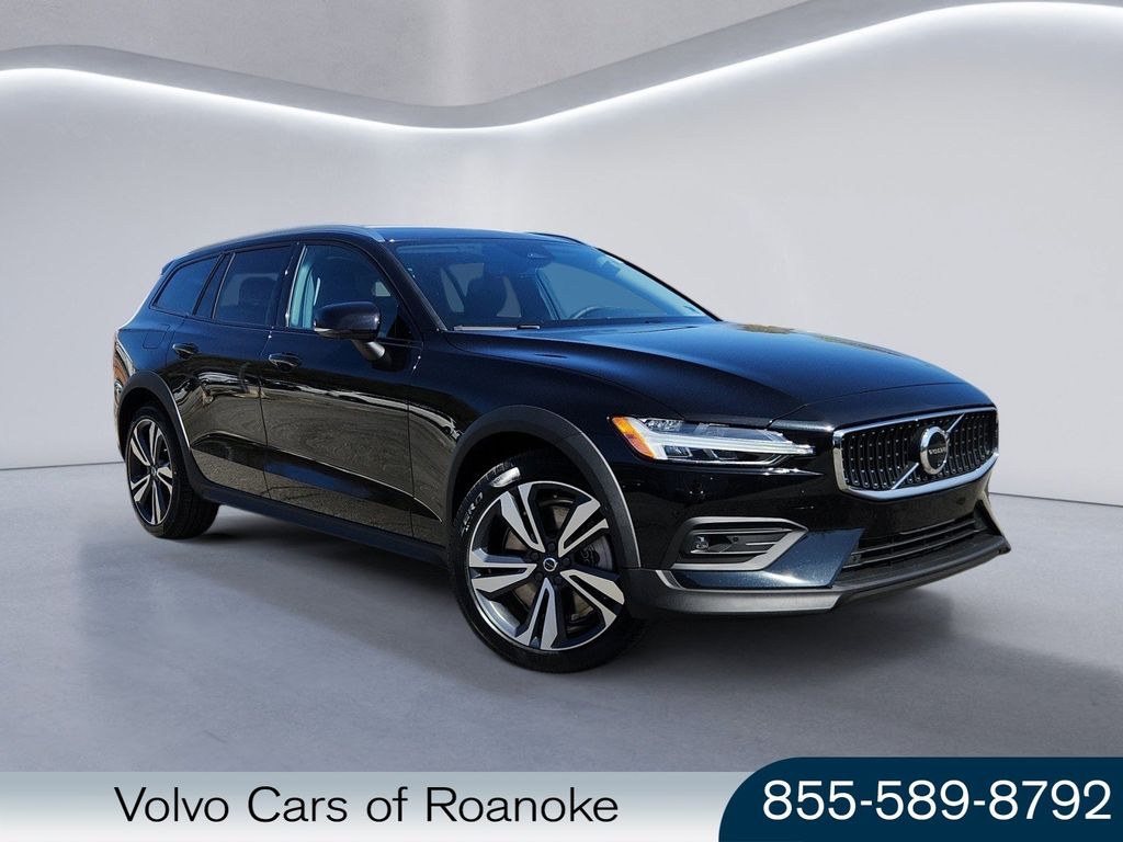 Onyx Black Metallic 2026 Volvo V60 Cross Country B5 Plus AWD Wagon All-Wheel Drive 8-Speed Automatic