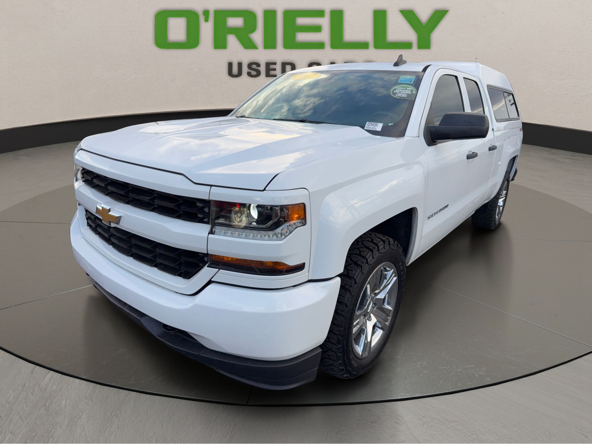 Summit White 2017 Chevrolet Silverado 1500 Pickup Truck Four-Wheel Drive 6-Speed Automatic