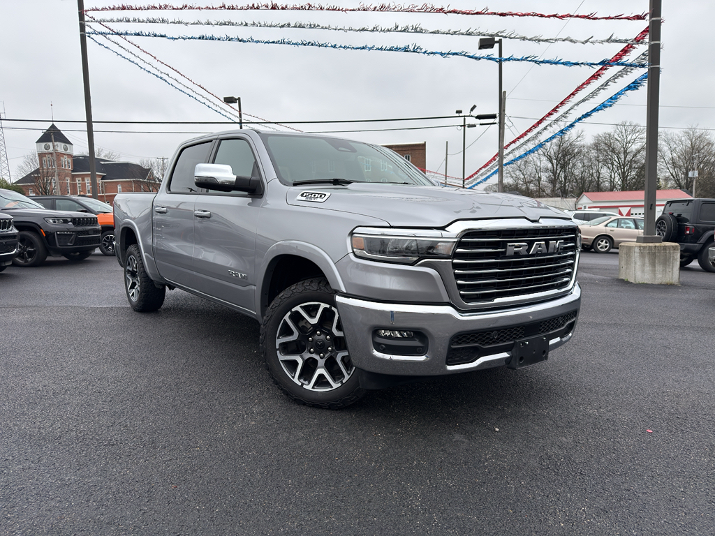 2025 RAM 1500 Laramie Crew Cab 4WD