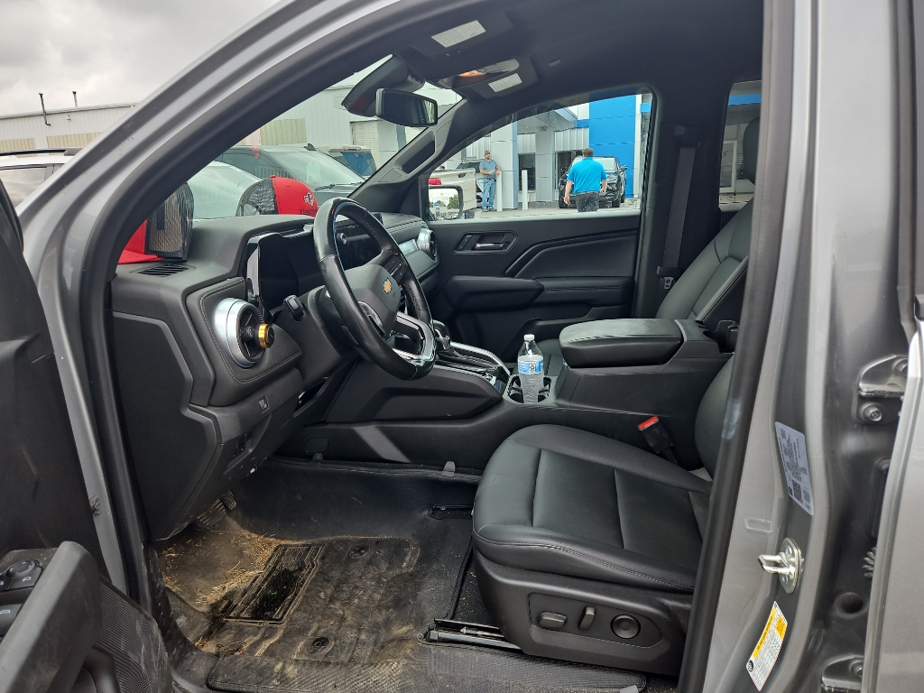 Sterling Gray Metallic 2024 Chevrolet Colorado Pickup Truck Four-Wheel Drive 8-Speed Automatic