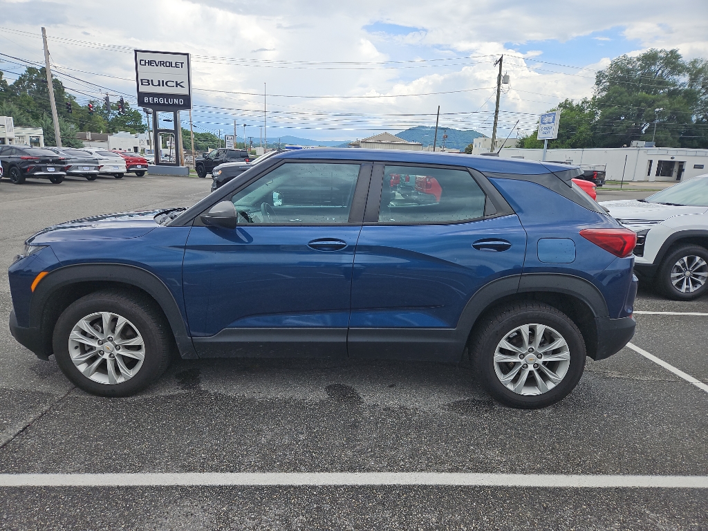 Pacific Blue Metallic 2021 Chevrolet Trailblazer SUV / Crossover Four-Wheel Drive 9-Speed Automatic