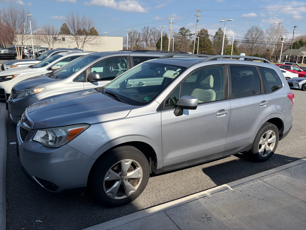2016 Subaru Forester 2.5i Premium Plata (Ice Silver Metallic) SUV/Crossover Tracción en las cuatro ruedas 6 velocidades TVC