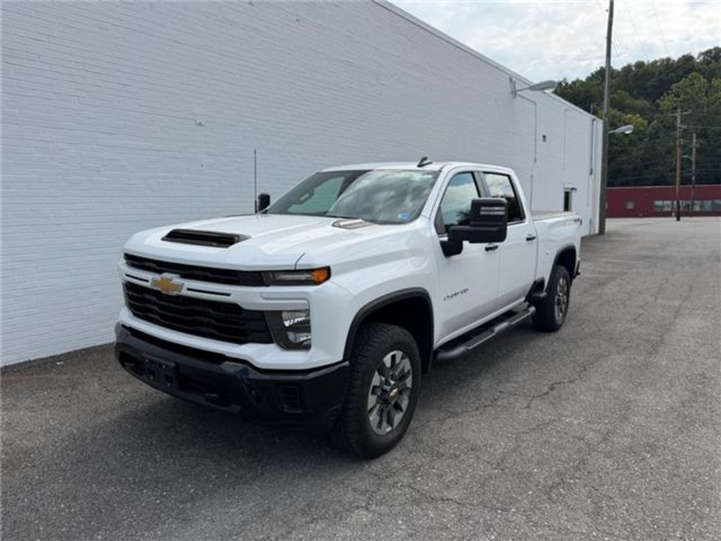 2024 Chevrolet Silverado 2500HD Custom Crew Cab 4WD