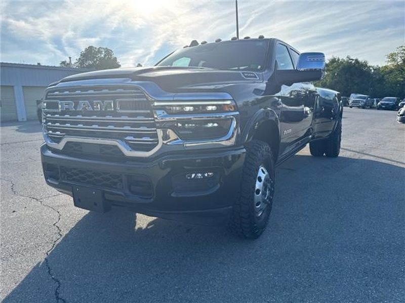 2025 RAM 3500 Limited Longhorn Crew Cab LB DRW 4WD