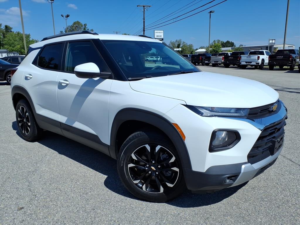 Summit White 2021 Chevrolet Trailblazer SUV / Crossover Four-Wheel Drive 9-Speed Automatic