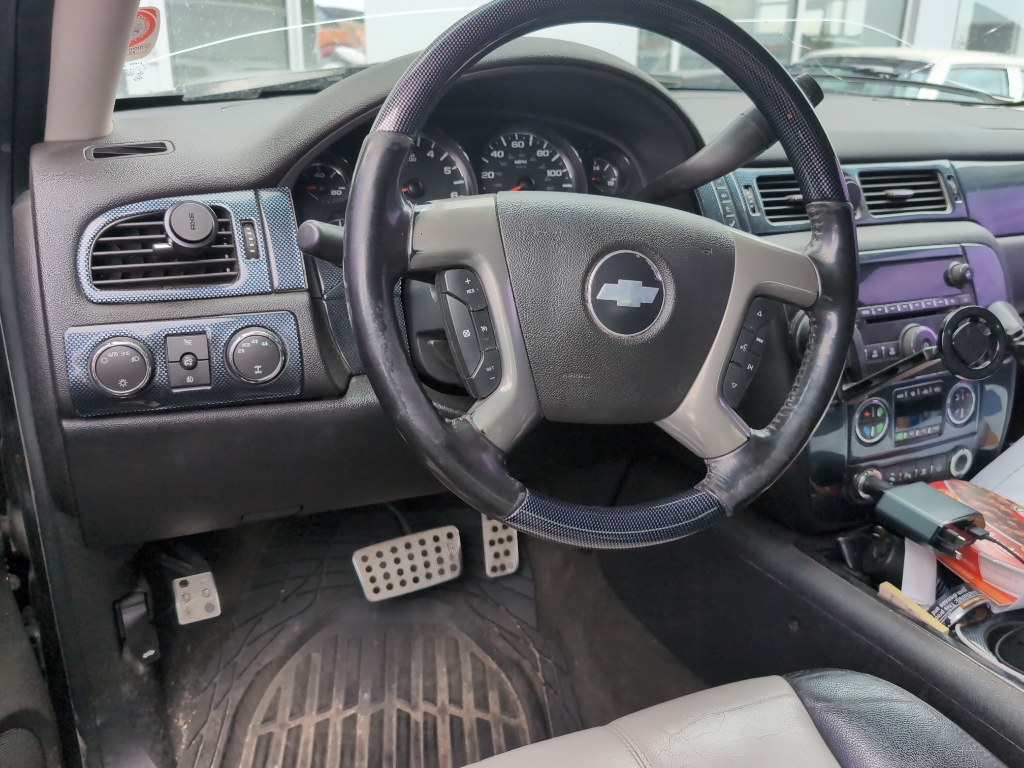View vehicle photo 5