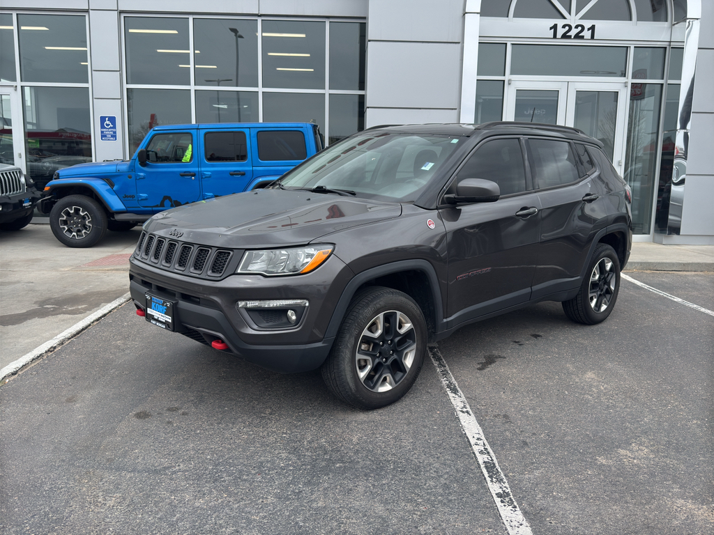 Gray (Granite Crystal Metallic Clearcoat) 2018 Jeep Compass Trailhawk 4WD SUV / Crossover Four-Wheel Drive 9-Speed Automatic