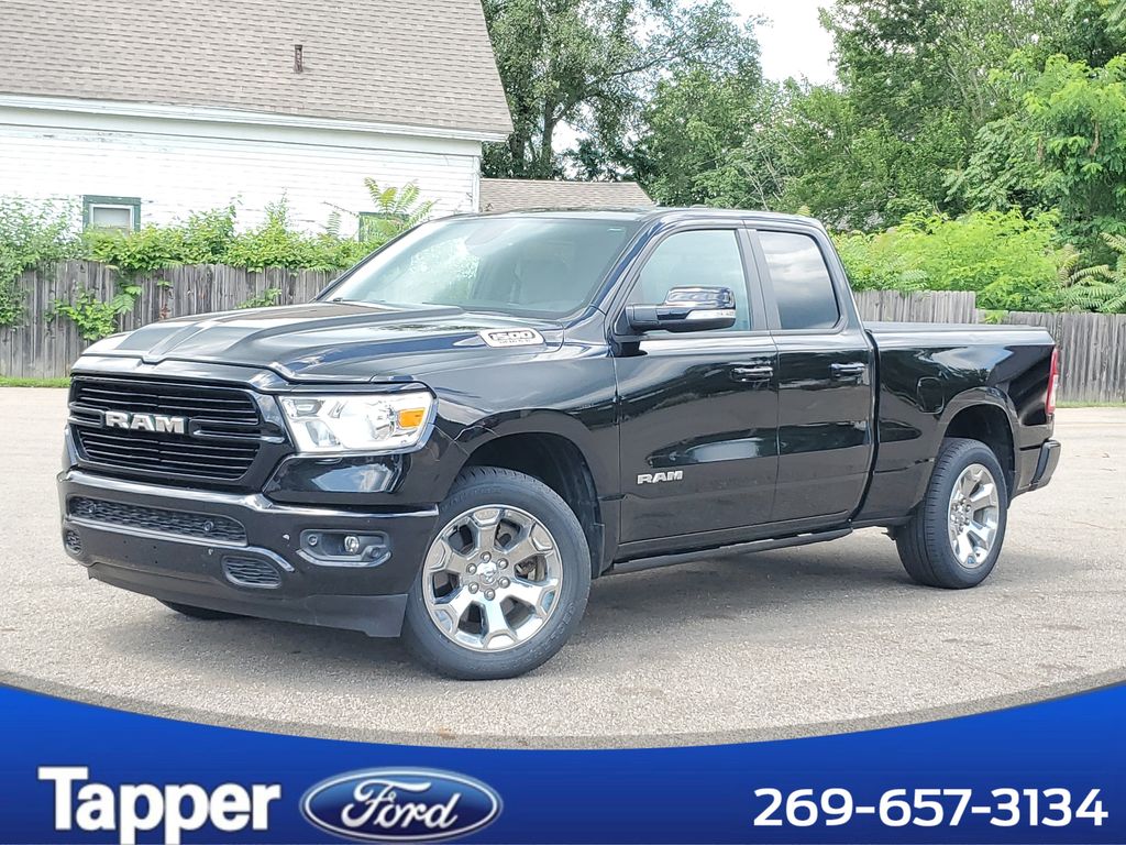 Diamond Black Crystal Pearlcoat 2019 RAM 1500 Pickup Truck Four-Wheel Drive 8-Speed Automatic