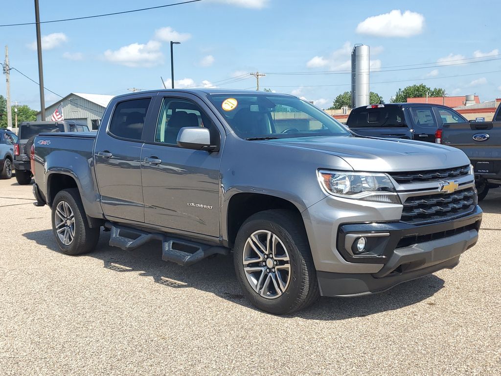 View vehicle photo 3
