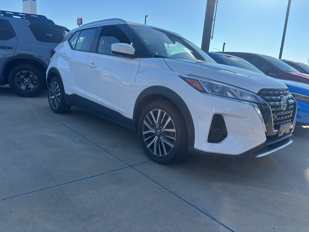 White (Fresh Powder) 2021 Nissan Kicks SV FWD SUV / Crossover Front-Wheel Drive Continuously Variable Transmission