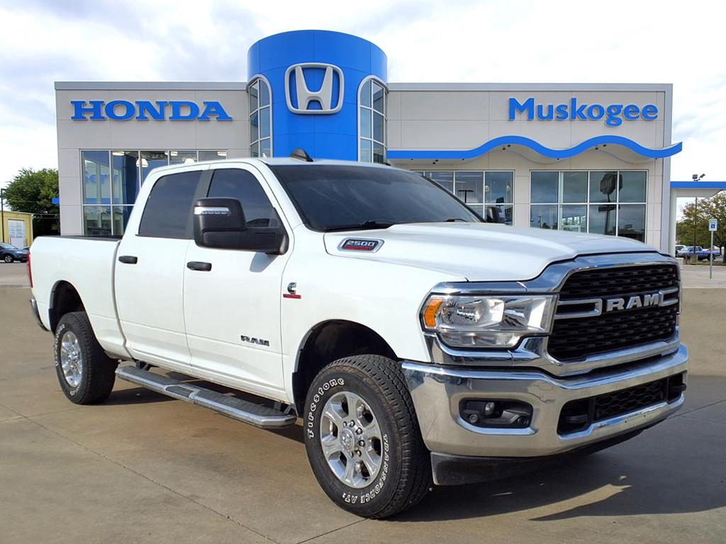 Bright White Clearcoat 2024 RAM 2500 Big Horn Crew Cab 4WD Pickup Truck Four-Wheel Drive 6-Speed Automatic