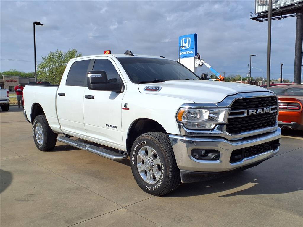 Bright White Clearcoat 2024 RAM 2500 Big Horn Crew Cab 4WD Pickup Truck Four-Wheel Drive 6-Speed Automatic