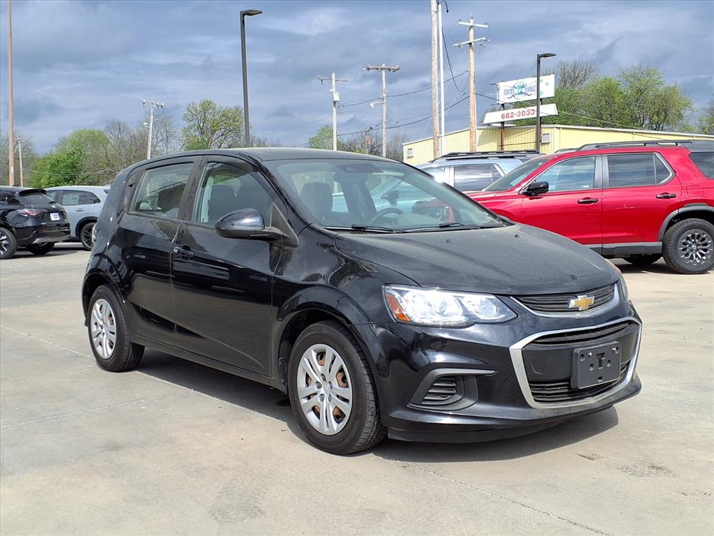 Mosaic Black Metallic 2020 Chevrolet Sonic LT Fleet Hatchback FWD Hatchback Front-Wheel Drive 6-Speed Automatic