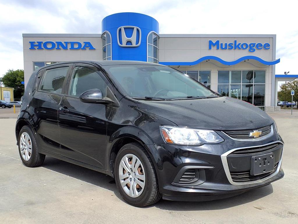 Mosaic Black Metallic 2020 Chevrolet Sonic LT Fleet Hatchback FWD Hatchback Front-Wheel Drive 6-Speed Automatic