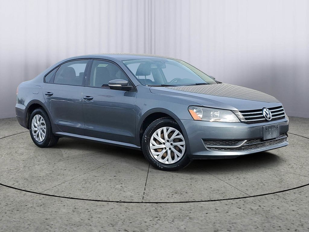 2014 Volkswagen Passat S 1.8