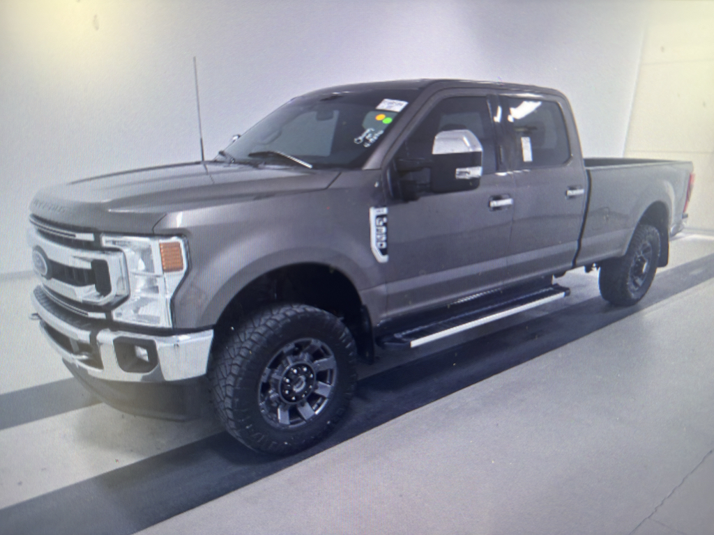 Stone Gray Metallic 2022 Ford F-350 Super Duty XLT Crew Cab 4WD Pickup Truck Four-Wheel Drive Automatic