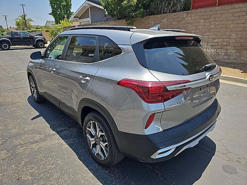 Used 2021 Kia Seltos EX with VIN KNDERCAA6M7162572 for sale in Kansas City