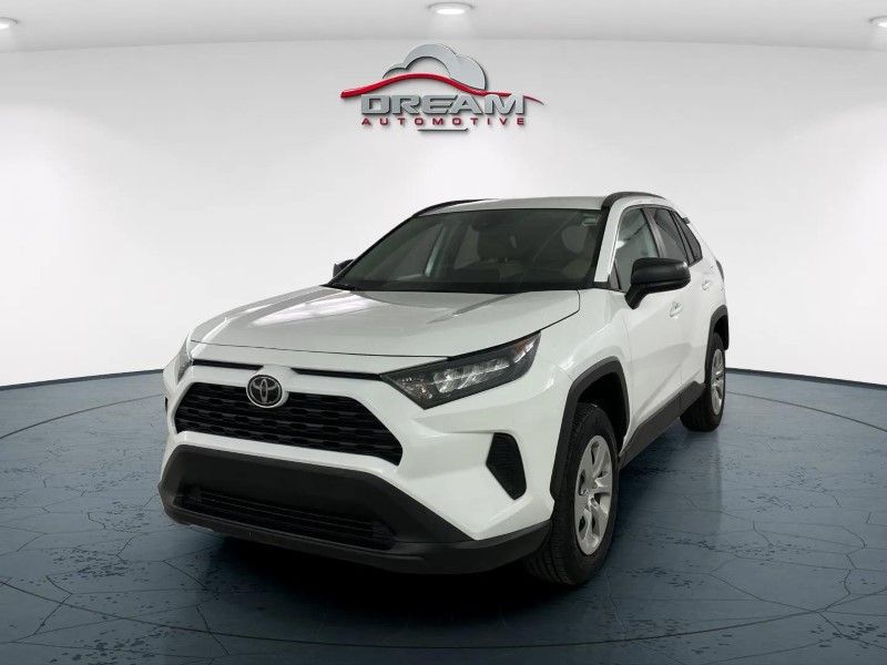 2021 Toyota RAV4 LE photo 3